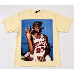 Player Tees Michael Jordan Chicago Bulls Graphic T-Shirt Mens Medium Cream NBA